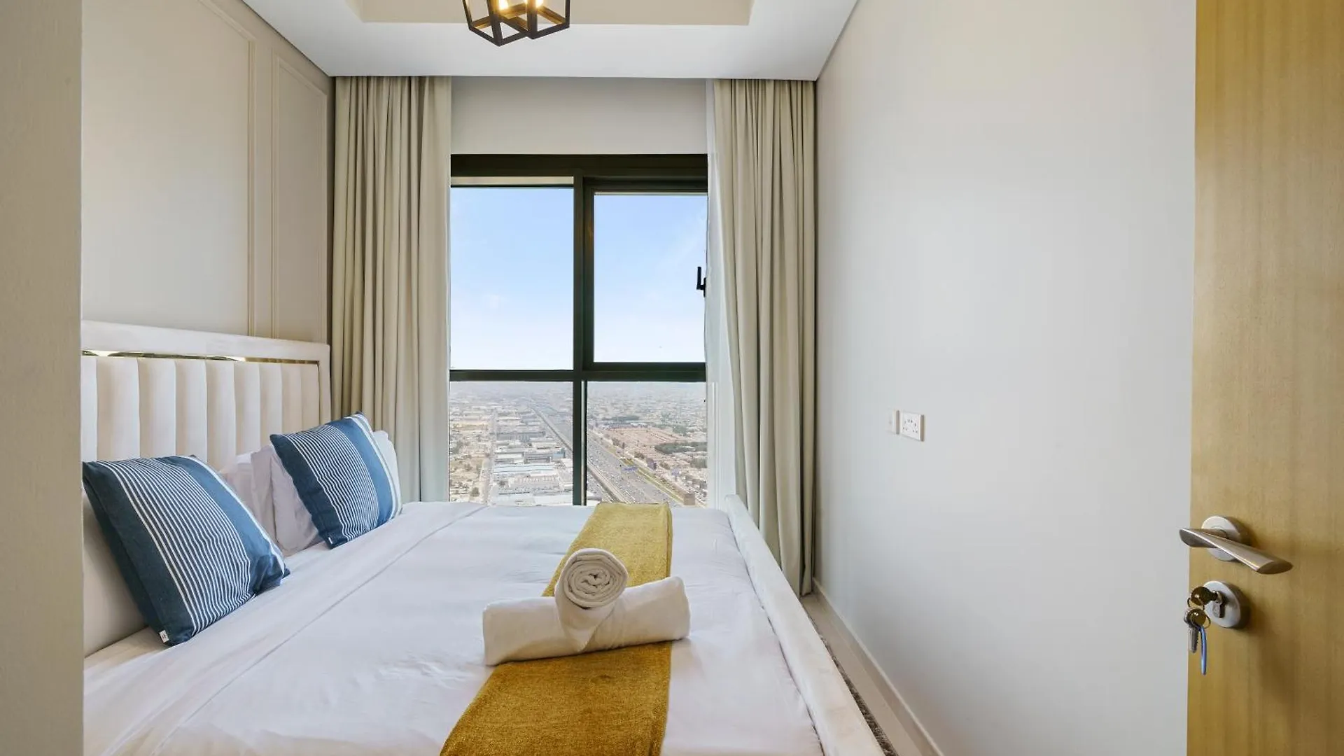 52Nd Floor 2Br In Aykon City Huge Layout Dubái Emiratos Árabes Unidos